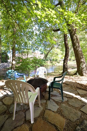 Outdoor Fire Pit