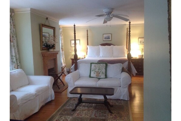 "Sabino Suite" King Bed, Sitting Area, South westerly exposure, water view
