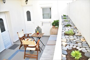 PATIO.