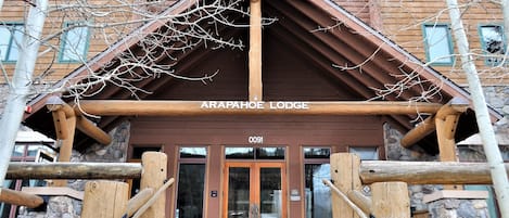 Arapahoe Lodge
