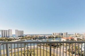 6th floor, shaded balcony view ~perfect for sunrise~sunset~ beautiful homes too!