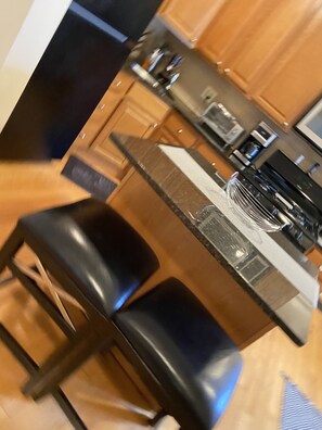 Kitchen with Island seating 