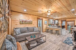 Boasting top-notch amenities, this Broken Bow retreat is one-of-a-kind.