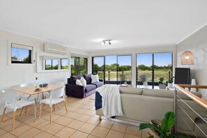 This beautifully presented seaside apartment is nestled directly across from Torquay's pristine White's Beach