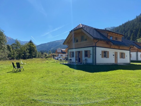 Außenseite Ferienhaus [Sommer]