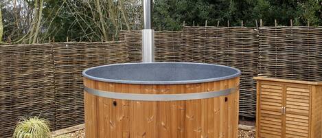 Hot tub for sole use of guests!