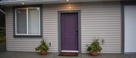 Welcome to the Purple Door Carriage House. Please enjoy your stay.