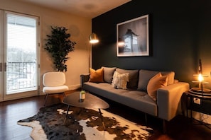 Fold out sofa if your friends don't want to leave ..