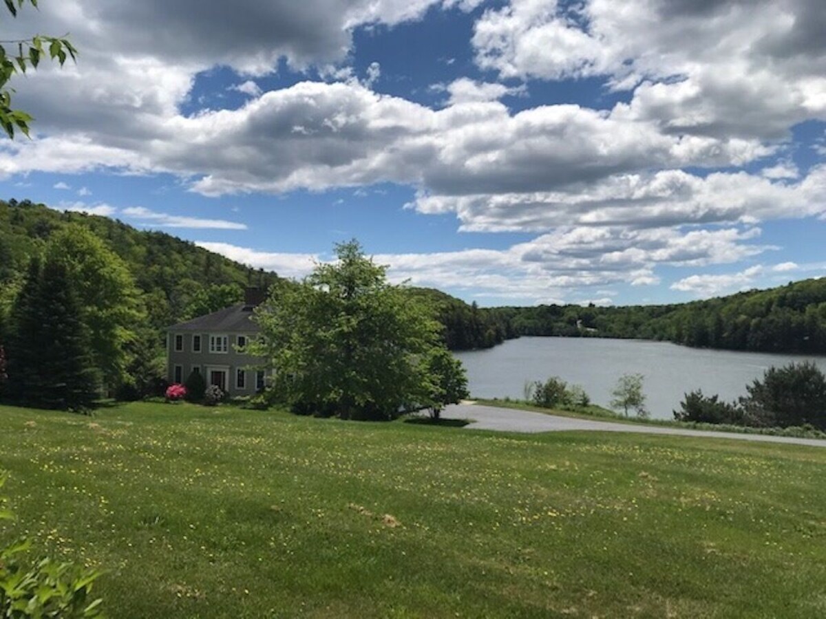 Comfortable Waterfront Home with Spectacular View