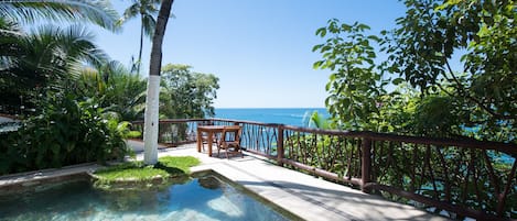 Lower living room - view from the pool