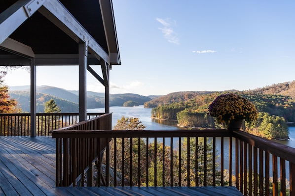 260-degree views of Lake Glenville from Eagles Landing patio