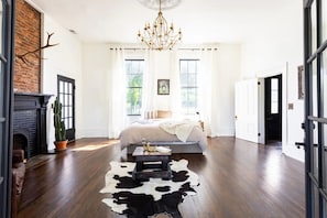 The Frank - Bedroom w/ King Bed