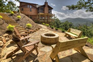 Gorgeous fire pit with the best views! 