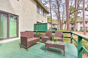 Private Deck | Outdoor Seating