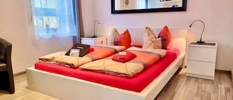 Ferienwohnungen 2/5 & 6 - am großen Garten/Zoo/Altstadt-Doppelbett
