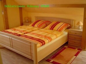 Ferienwohnung "Frank"-Schlafzimmer - Bett