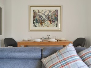 Living room/dining room | Uaine Cottage, Aviemore