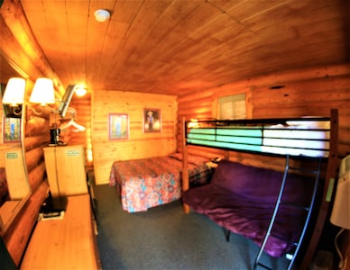 RM #9 Cozy spacious room