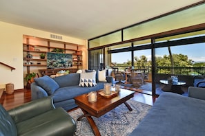 Kaanapali Royal D302 living room 1