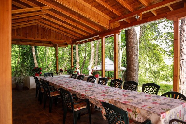 Outdoor dining