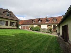 Front lawn with La Fermette to the right of the photo, La Ferme to the left