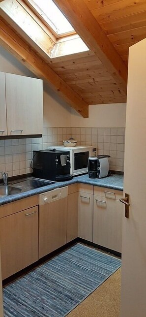 Ferienwohnung mit 2 Schlafzimmern und Balkon, 83 qm-Küche