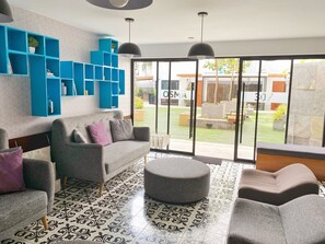 Sala de estar en el lobby
