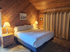 Bedroom 1 - King bed