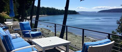 RARE WESTERLY up-close BEACHFRONT.    Mooring Buoy.