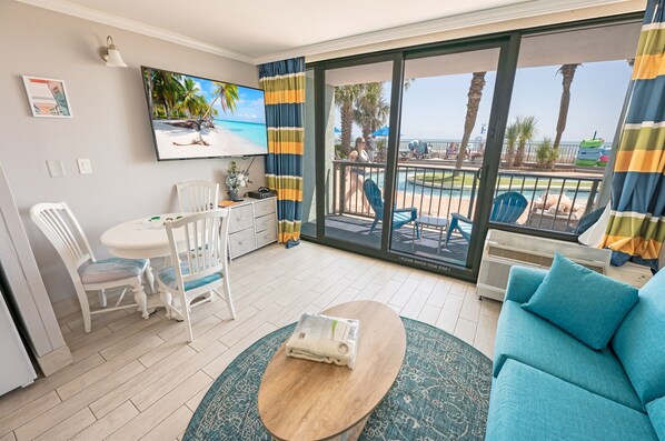 Large Living Area with Amazing Views