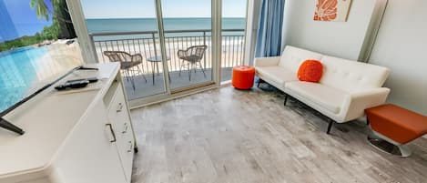 Direct Oceanfront, Beautifully Decorated, Large Living Area