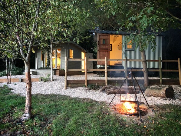 ‘The Hide’: A Shepherd’s Hut with a Wood fired hot tub and fire pit
