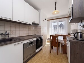Cabinetry, Comptoir, Cuisinière, Appareil De Cuisine, Électroménager, Cuisine, Bois, Éclairage, Gaz Poele, Design Intérieur