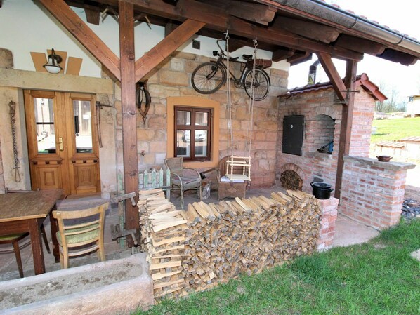 Property, Window, Furniture, Wood, Building, Cottage, Beam, Brick, Wall