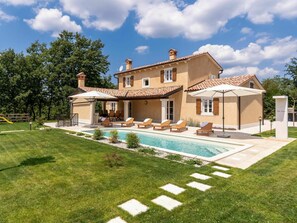 Property, House, Home, Building, Estate, Real Estate, Residential Area, Villa, Grass, Farmhouse