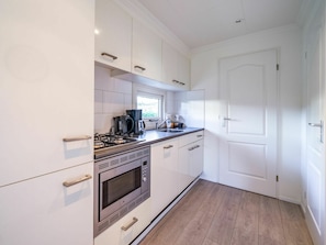 Eigentum, Zimmer, Küche, Möbel, Cabinetry, Grundeigentum, Fussboden, Gebäude, Haus, Interior Design