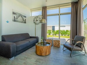 Zimmer, Eigentum, Möbel, Wohnzimmer, Interior Design, Gebäude, Fussboden, Grundeigentum, Haus, Kaffetisch
