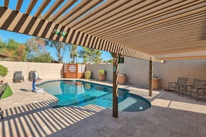 Relax and hang out by the pool, lounge chairs and outdoor seating!