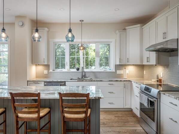 Birch St- Luxury on the Lake (160)
