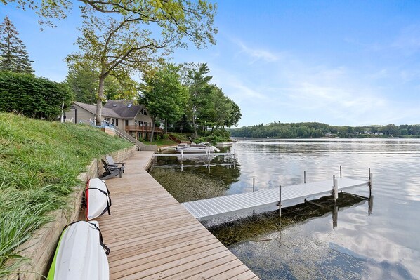 Private docks/Shared Boardwalk/Kayaks/Seating