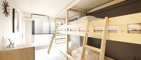 ・ [Group room] A bunk bed room that can accommodate up to 4 people.