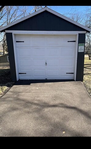 Pull in private driveway; Guest Parking