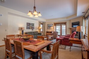 Flooring, Hardwood, Chair, Furniture, Living Room