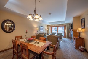 Flooring, Hardwood, Furniture, Chair, Living Room