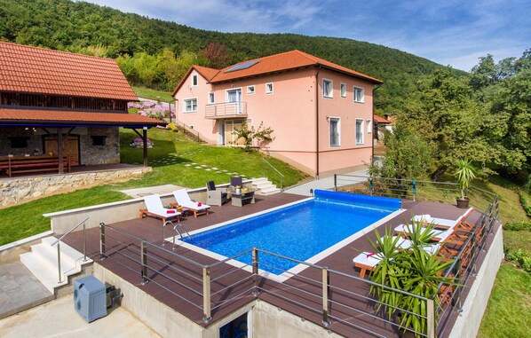 pool