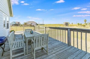 Bayside Breakfast Table
