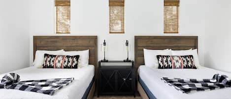 Guest bedroom with 2 queen beds