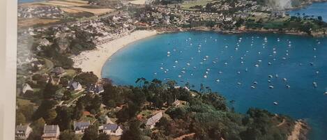 Plage de Port mer et la pointe du grouin