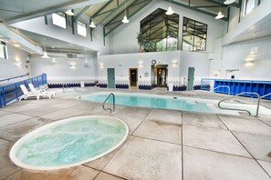 Clubhouse Pool, 3 Hot Tubs, Sauna - Clubhouse Pool, 3 Hot Tubs, Sauna