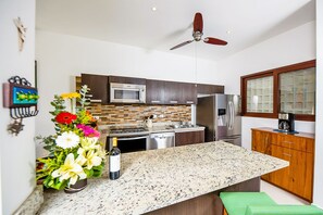 Full equipped kitchen
